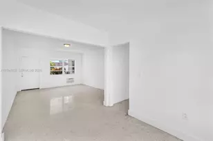 2130 Bay Dr, Miami Beach, FL 33141 - Photo 15