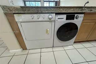 1660 NW 113th Way, Pembroke Pines, FL 33026 - Photo 7