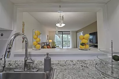 1100 Colony Point Cir #419, Pembroke Pines, FL 33026 - Photo 7