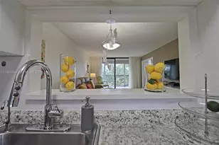 1100 Colony Point Cir, Pembroke Pines, FL 33026 - Photo 7