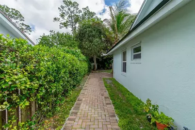 13976 Aster Ave, Wellington, FL 33414 - Photo 23