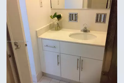 5151 Collins Ave #1119, Miami Beach, FL 33140 - Photo 7