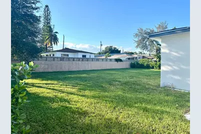 628 SW 6th Ave, Hallandale Beach, FL 33009 - Photo 5