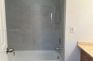 6272 NW 186th St, Hialeah, FL 33015 - Photo 15