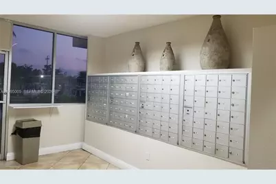 2350 NE 135th St #1402, North Miami, FL 33181 - Photo 25