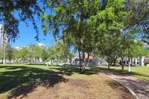 453 SW 2nd St, Miami, FL 33130 - Photo 15