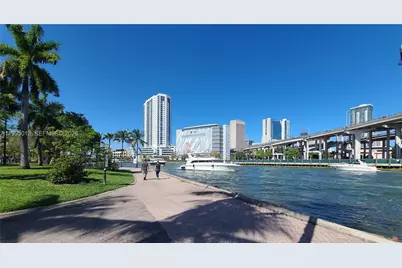 453 SW 2nd St #306C, Miami, FL 33130 - Photo 17