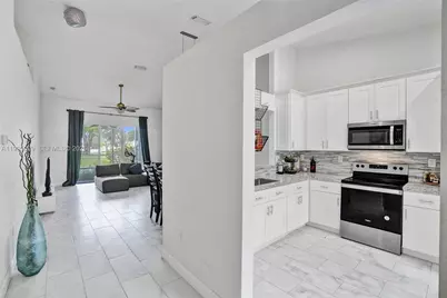 2441 E Aragon Blvd #5, Sunrise, FL 33313 - Photo 11