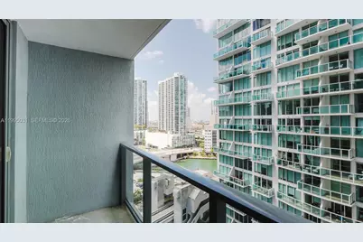 31 SE 6th St #1906, Miami, FL 33131 - Photo 13