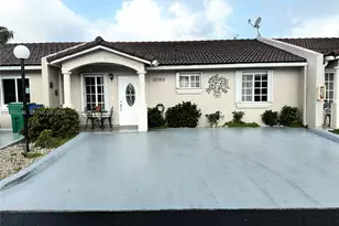 18388 NW 75th Passage, Hialeah, FL 33015 - Photo 21