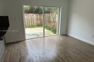 319 SE 20th Terrace, Homestead, FL 33033 - Photo 3