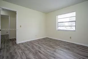 472 Glenwood Dr, West Palm Beach, FL 33415 - Photo 15