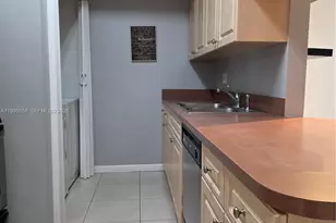 18316 NW 68th Ave, Hialeah, FL 33015 - Photo 5