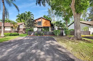 1610 W Sandpiper Cir, Pembroke Pines, FL 33026 - Photo 7