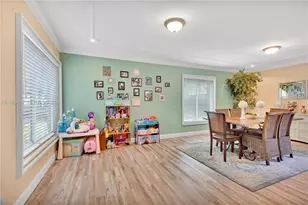 1610 W Sandpiper Cir, Pembroke Pines, FL 33026 - Photo 29