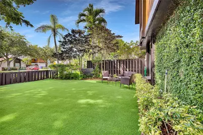 1610 W Sandpiper Cir, Pembroke Pines, FL 33026 - Photo 13