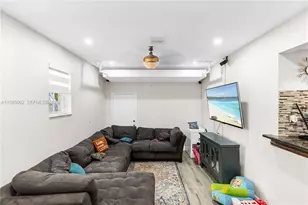 6330 Funston St, Hollywood, FL 33023 - Photo 25