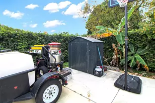 2330 W 6th Ct, Hialeah, FL 33010 - Photo 17