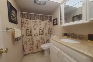 319 NE 14th Ave, Hallandale Beach, FL 33009 - Photo 13