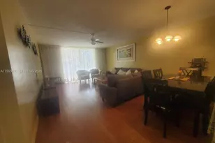 319 NE 14th Ave, Hallandale Beach, FL 33009 - Photo 3