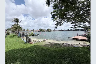 7725 W 10th Ave, Hialeah, FL 33014 - Photo 15