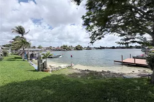 7725 W 10th Ave, Hialeah, FL 33014 - Photo 15