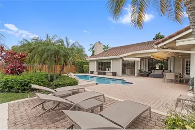 11021 NW 7th St, Plantation, FL 33324 - Photo 3