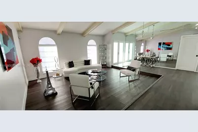 18921 W Oakmont Dr, Hialeah, FL 33015 - Photo 5