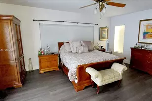 18921 W Oakmont Dr, Hialeah, FL 33015 - Photo 11