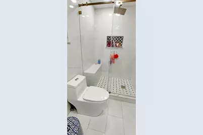 18921 W Oakmont Dr, Hialeah, FL 33015 - Photo 15