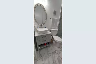 18921 W Oakmont Dr, Hialeah, FL 33015 - Photo 17