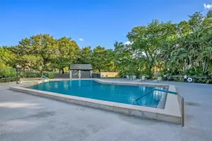 605 Ives Dairy Rd, Miami, FL 33179 - Photo 31