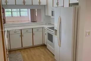 10623 W Clairmont Cir, Tamarac, FL 33321 - Photo 5