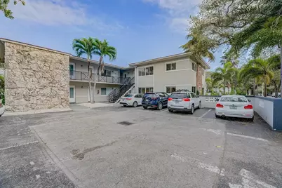 81 Edgewater Dr #104, Coral Gables, FL 33133 - Photo 1