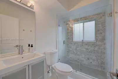 81 Edgewater Dr #104, Coral Gables, FL 33133 - Photo 3