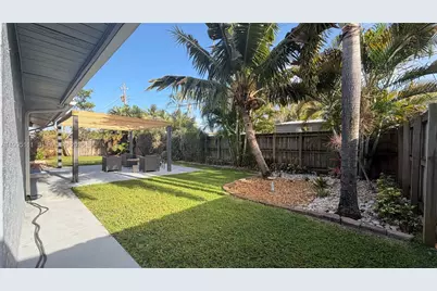 2320 NE 13th St, Pompano Beach, FL 33062 - Photo 9