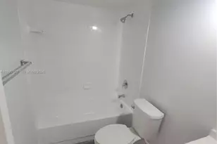 8180 Geneva Ct, Doral, FL 33166 - Photo 25