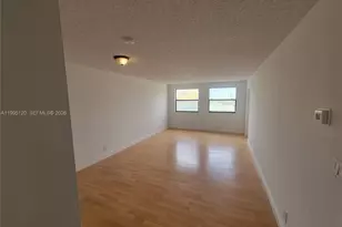 8180 Geneva Ct, Doral, FL 33166 - Photo 13