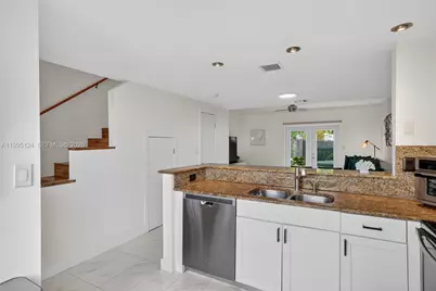 1953 NE 15th Ave #1953, Fort Lauderdale, FL 33305 - Photo 9