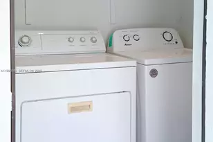 1340 NW 102nd St, Miami, FL 33147 - Photo 11