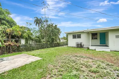 1340 NW 102nd St, Miami, FL 33147 - Photo 7