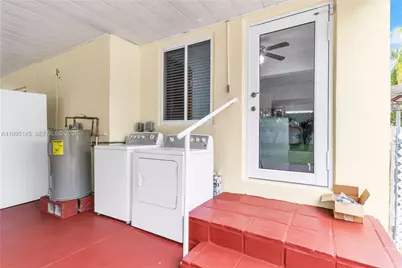 51 SW 59th Ave, Miami, FL 33144 - Photo 17