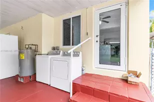 51 SW 59th Ave, Miami, FL 33144 - Photo 17