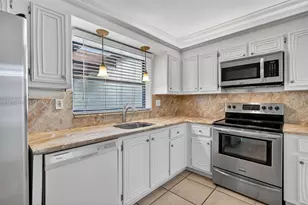 6161 SW 90th Ct, Miami, FL 33173 - Photo 9