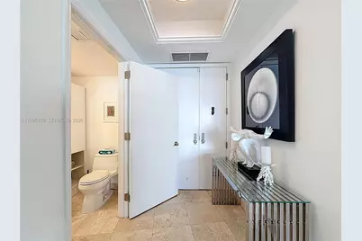 808 Brickell Key Dr #2002, Miami, FL 33131 - Photo 17