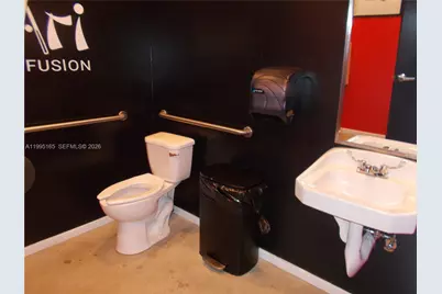 7761 NW 107th Ave, Doral, FL 33178 - Photo 23