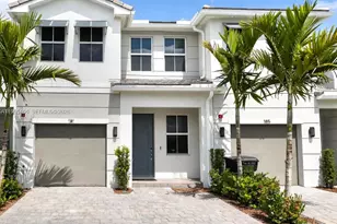 181 SW 170th Ave, Pembroke Pines, FL 33027 - Photo 1