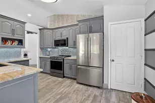 284 SW 180th Ave, Pembroke Pines, FL 33029 - Photo 11