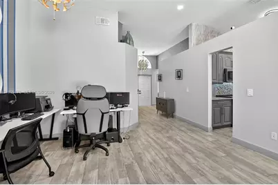 284 SW 180th Ave, Pembroke Pines, FL 33029 - Photo 7