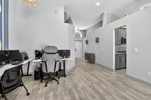 284 SW 180th Ave, Pembroke Pines, FL 33029 - Photo 7